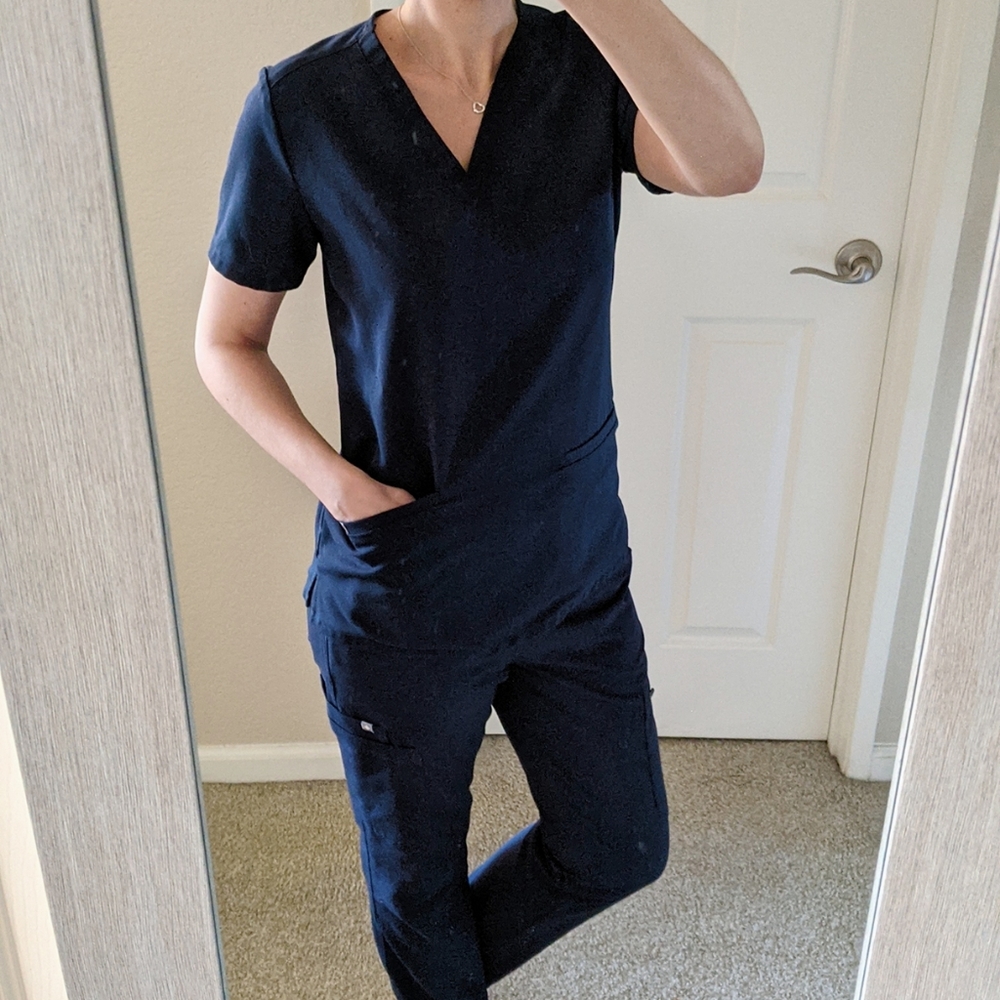 FIGS Navy Casma Three Pocket Scrub Top XXS